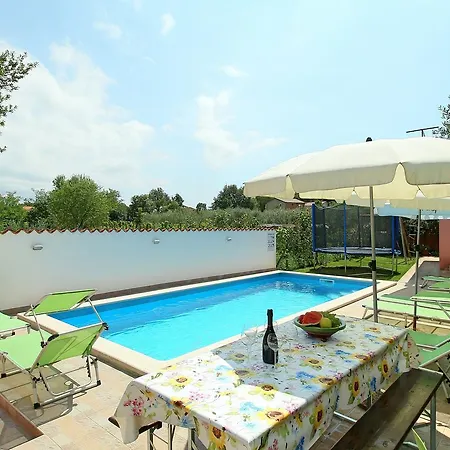 فندق مبيت وإفطار Sobe Tea 4*